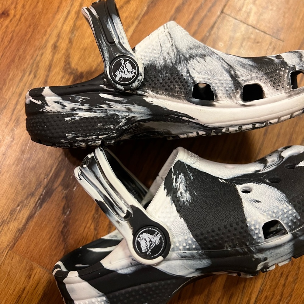 Toddler Crocs - Picture 2 of 4